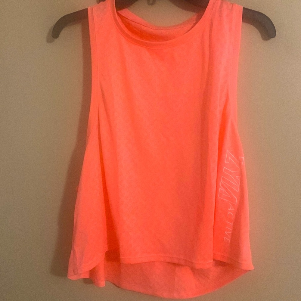 Great condition Zyia tank coral in color